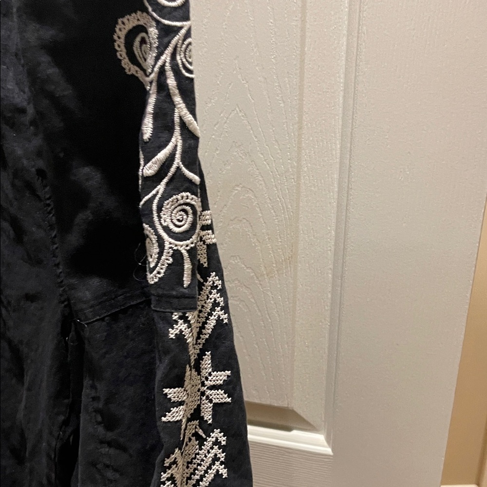 Johnny Was Black Embroidered pants - Picture 3 of 6